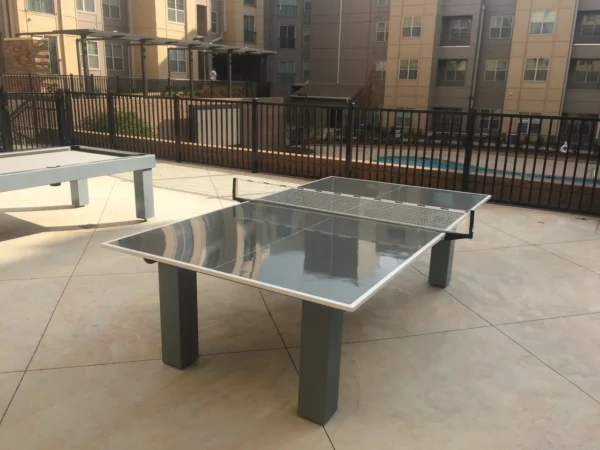 Outdoor table tennis on the display of the website